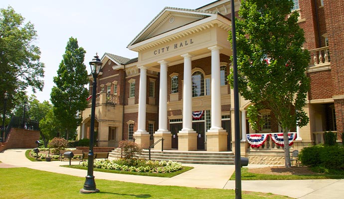 Exterior view of a city hall building