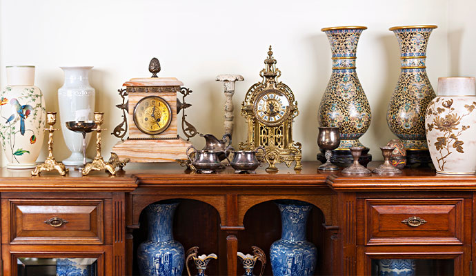 Clean antiques and arts