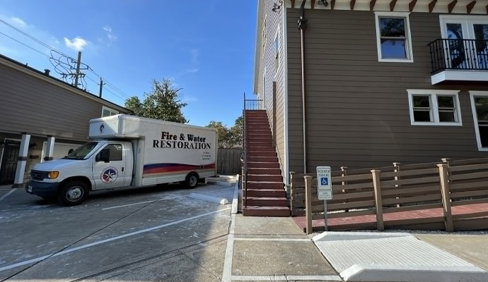 Fire reconstruction service vehicle